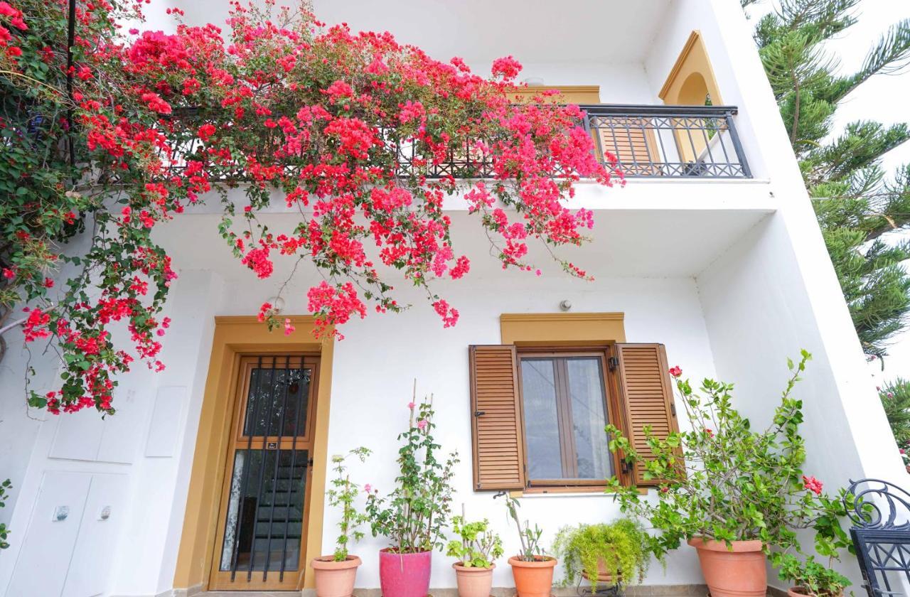 Fira Central Apartments With Veranda Екстериор снимка